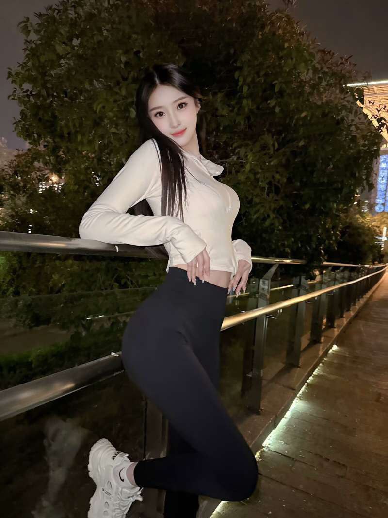 完美腰臀比绝杀 真人真照随时验证